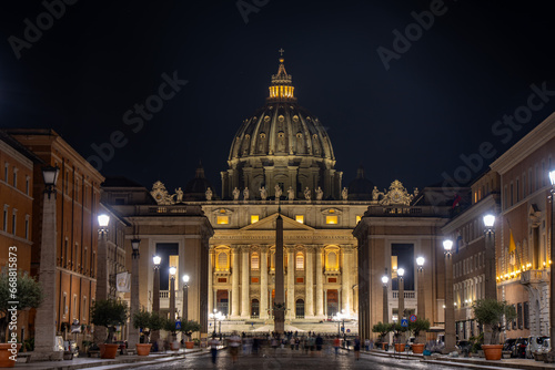 Vatican city St Peters square © Kieran