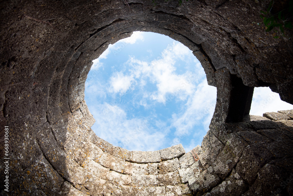 Φωτογραφία Sacred Well of Nuragic Sanctuary of Santa Vittoria - Sardinia - Italy