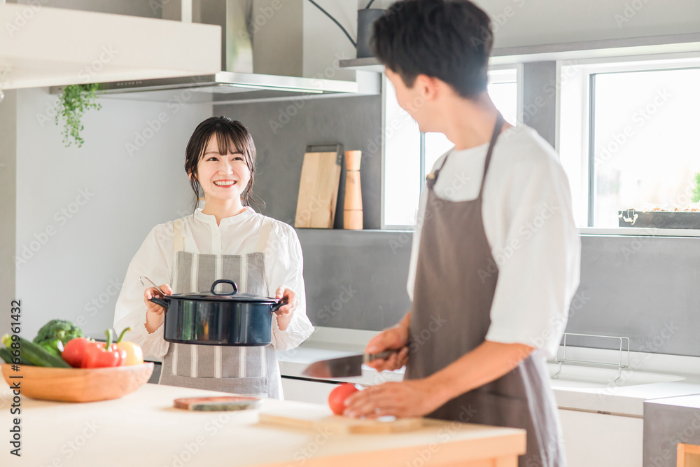キッチンで料理・家事をする若いアジア人夫婦・カップル(自炊・共働き・朝食・ランチ)
キッチンで料理・家事をする若いアジア人夫婦・カップル(自炊・共働き・朝食・ランチ)