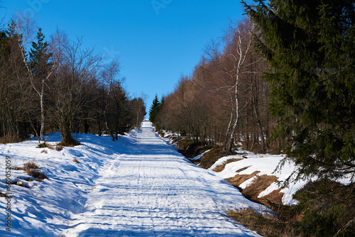 Weg zum Kahleberg bei Altenberg im Osterzgebirge im Winter photo