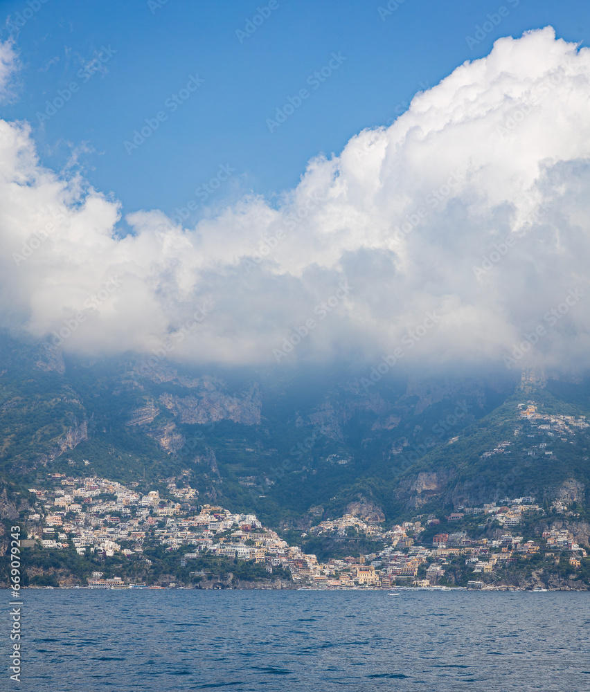 Die Stadt Positano an der Amalfi-Küste