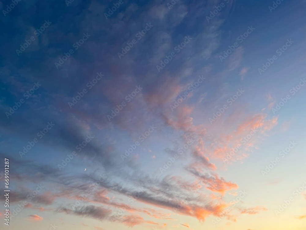 Obraz premium 夕日に染まる雲