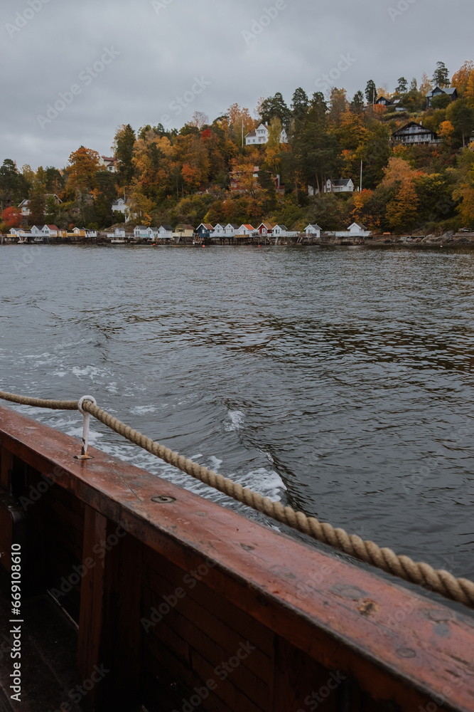 Naklejka premium Boat in Oslo Fjord