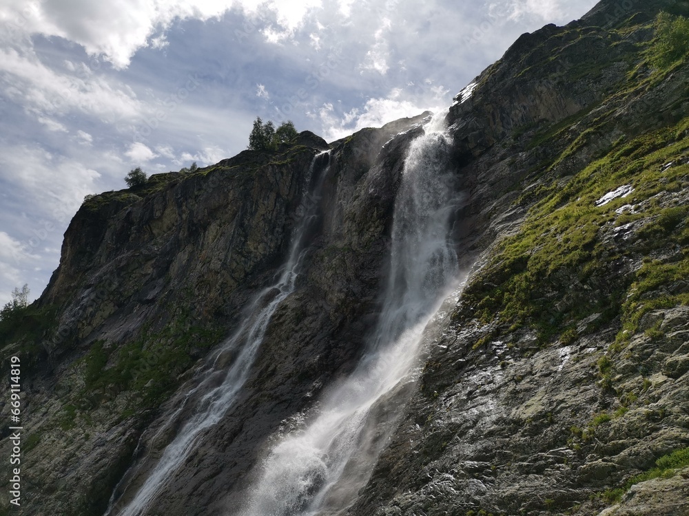 Arkhyz. Hike to the Sofia waterfalls. One day hike. Nine powerful streams