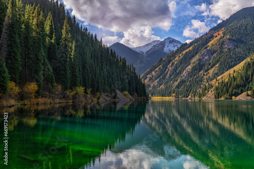 Fototapeta Naklejka Na Ścianę i Meble -  Picturesque alpine lake Kolsai in the vicinity of the Kazakh city of Almaty
