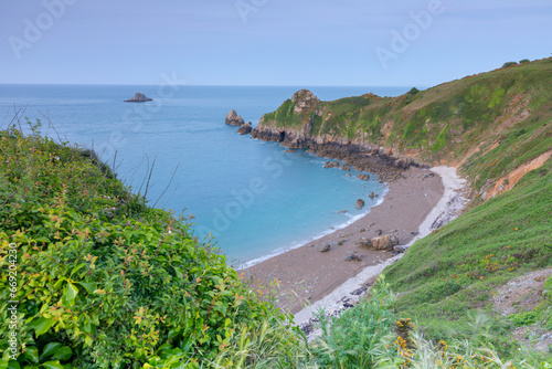 Marée basse sur une plage de Bretagne en France