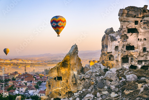 The balloon flight, the great tourist attraction of Cappadocia photo