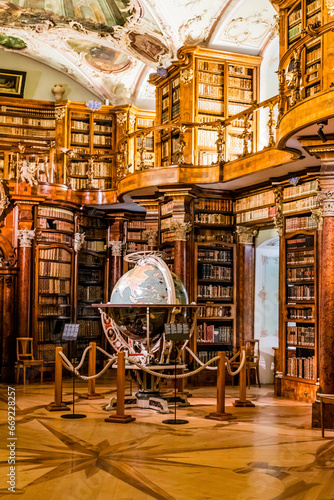 Bibliothèque de l'abbaye de Saint-Gall en Suisse photo