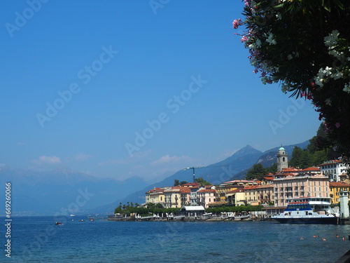 Fototapeta Naklejka Na Ścianę i Meble -  Beautiful scenery of Lake Como