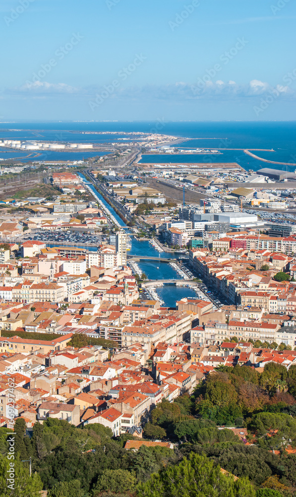 Vue aérienne de Sète et du canal du Midi, Hérault, France
