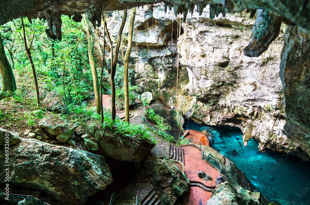 Cave at Los Tres Ojos National Park in Santo Domingo, Dominican Republic - obrazy, fototapety, plakaty 