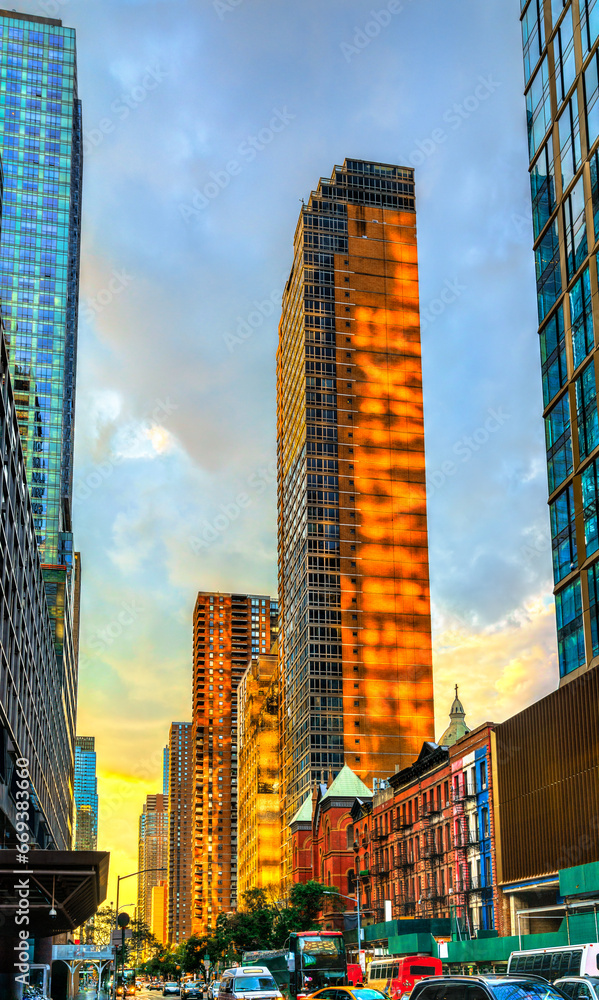 Φωτογραφία Sunset light on skyscrapers of Midtown Manhattan in New York City, United States