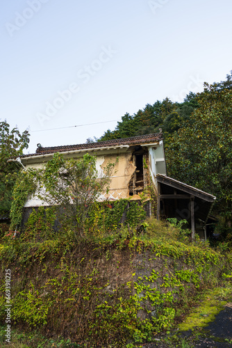 Wallpaper Mural 日本の岡山県美作市の古くてとても美しい建物 Torontodigital.ca