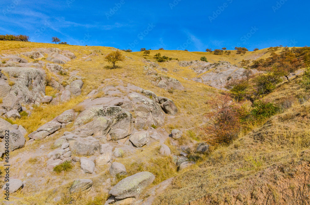 Fototapeta premium giant boulders and rocks in Karankulsay valley (Karankul, Tashkent Region, Uzbekistan)