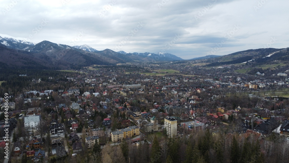 Zakopane is a resort town in the south of Poland at the foot of the Tatra Mountains. It is popular with lovers of winter sports, mountain climbing and mountain hiking. A view of the entire city.