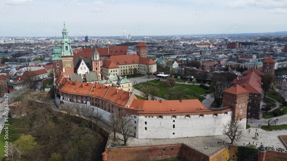 Obraz premium Wawel Castle is one of those attractions in Krakow that cannot be overlooked. Poland