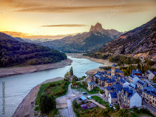 Aerial view of Lanuza in Huesca at dawn.