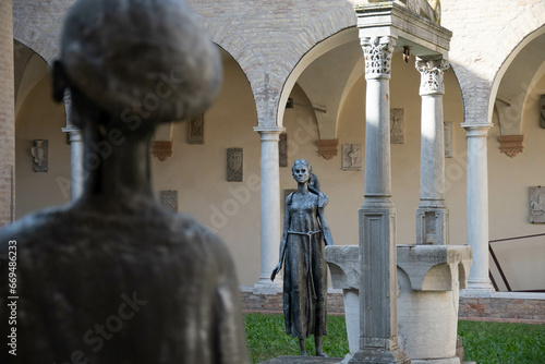 Chiostri Fracescani, Ravenna Emilia Romagna , Italia