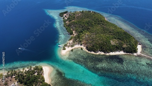 Aerial views of the stunning islands of the Philippines © Simon