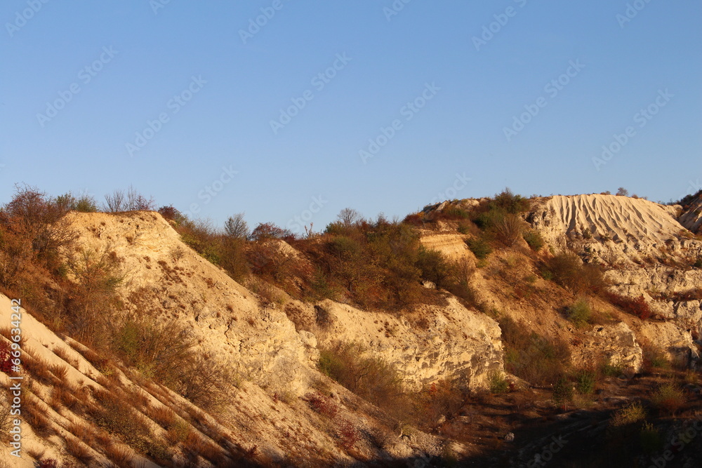 Fototapeta premium A hill with a hill and trees