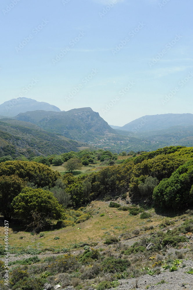 Vue depuis Karines prèe de Spili en Crète Vue depuis Karines prèe de Spili en Crète