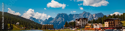 Alpine summer view with the Sorapiss mountains at Lago di Misurina, Lake Misurina, Dolomite mountains, Belluno, Venetien, Italy