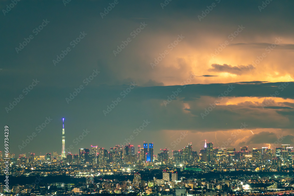 雷雲と東京夜景