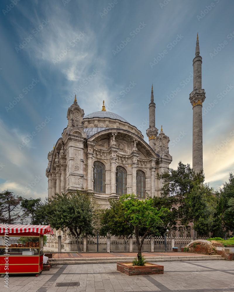 Beautiful view of the famous Ortakoy Mosque in Ortakoy neighborhood, Istanbul, Turkey, in the early morning, with a sense of peace and tranquility
