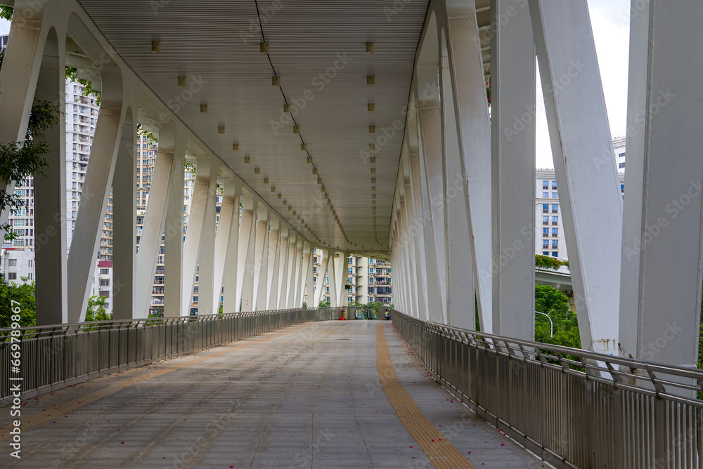 Overpasses and pedestrian bridges in the city