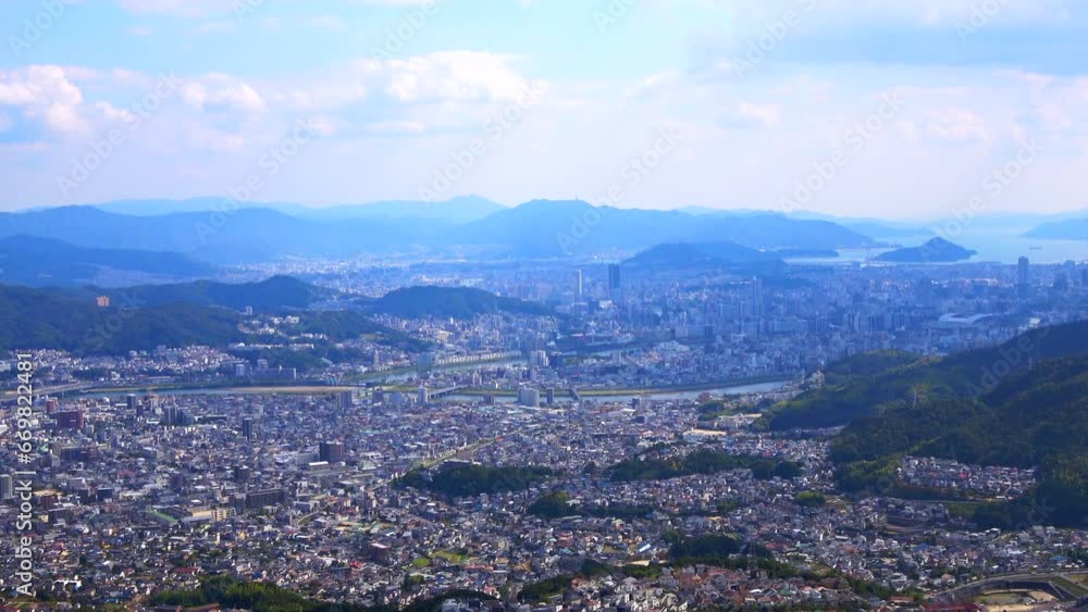 火山から見える広島市街の風景と瀬戸内海に浮かぶ島々 4K 2023年10月15日 火山から見える広島市街の風景と瀬戸内海に浮かぶ島々 4K 2023年10月15日