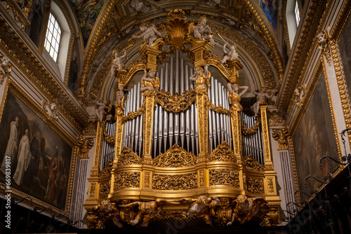 organ in the cathedral