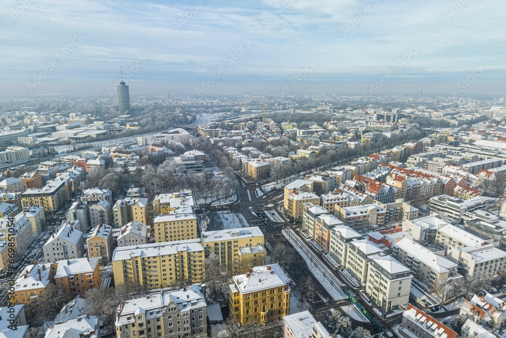 Winterlich verschneites Augsburg - Blick ins Bismarckviertel