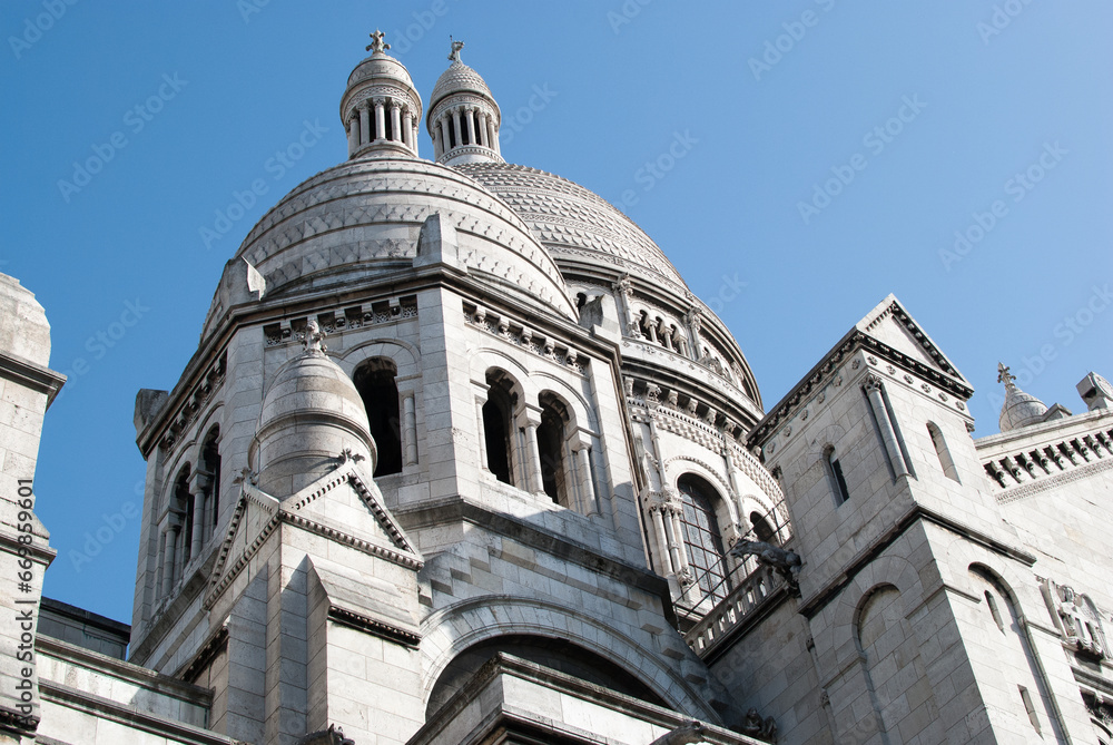 detalle de las cúpulas blancas de la Basílica del sagrado corazón, Sacré Cœur, en parís, francia. europa
