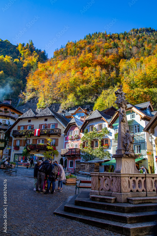 Autumn in the Alps. Hallstatt. Gosausee.