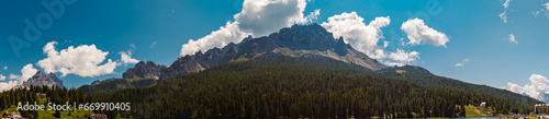 High resolution stitched alpine summer panorama at Lago di Misurina, Lake Misurina, Dolomite mountains, Belluno, Venetien, Italy