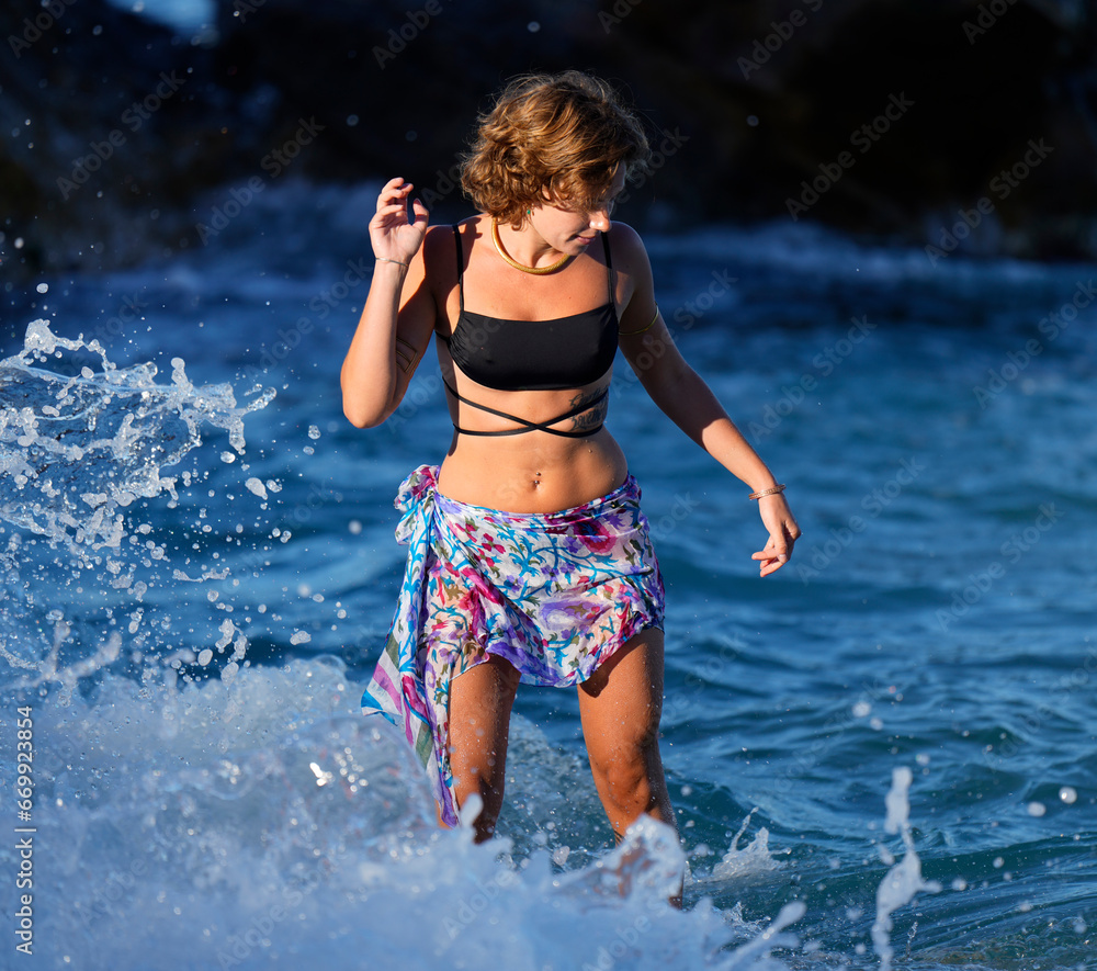 Fototapeta premium Sunshine happy girl