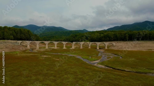 廃戦跡の鉄道橋