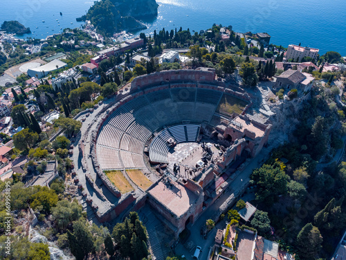 Teatro griego de Taormina, Sicilia photo