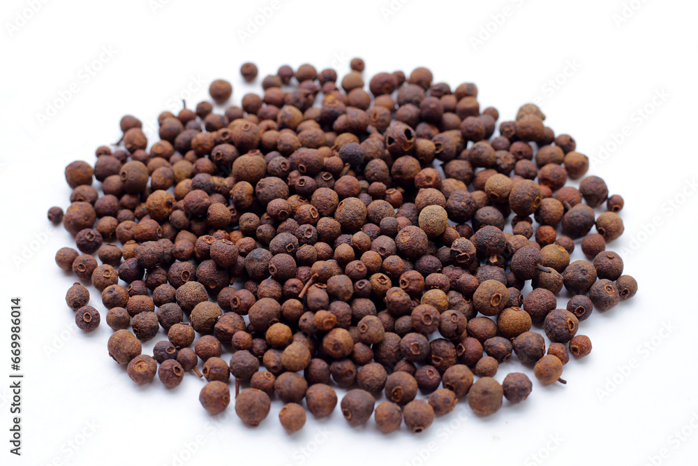 Allspice or Jamaica pepper, myrtle pepper Allspice or Jamaica pepper, myrtle pepper