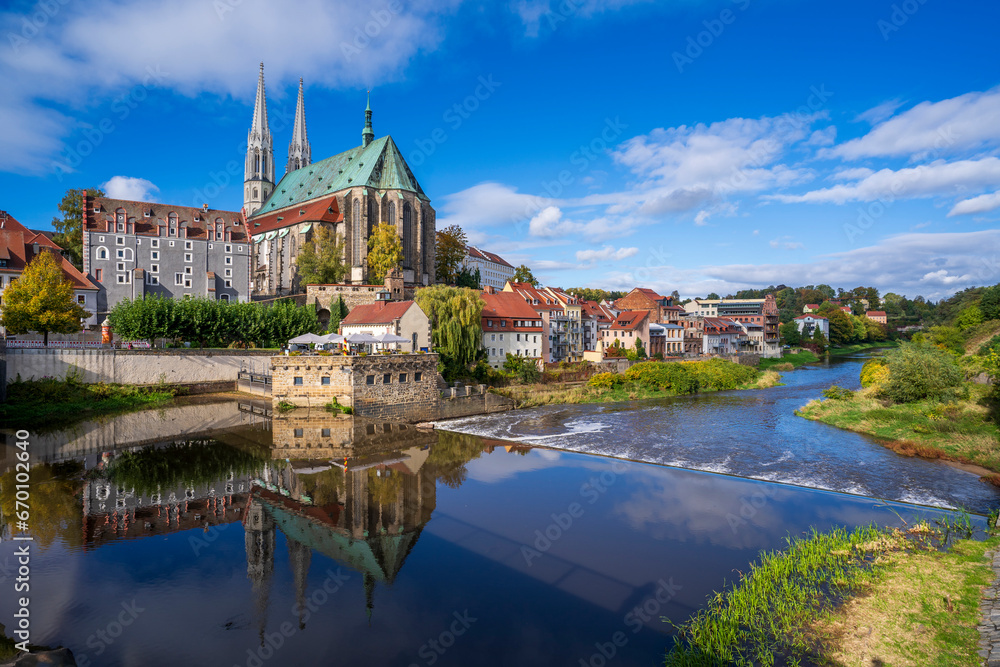 Obraz premium Lusatian Neisse River between Zgorzetec City of Poland and Gorlitz City of Germany
