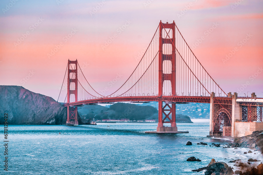 Obraz premium Beautiful view of the Golden Gate Bridge in San Francisco, pastel colors. Concept, travel, world attractions