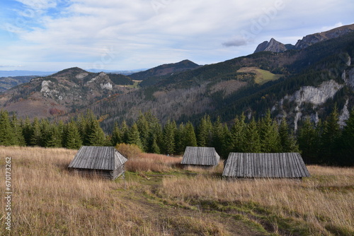 Fototapeta Naklejka Na Ścianę i Meble -  Polana Stoły, Tatry Zachodnie, góry, jesień, panorama, 