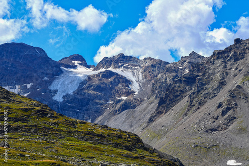 Das Lareintal, Seitental des Paznauntals in Tirol (Österreich) photo