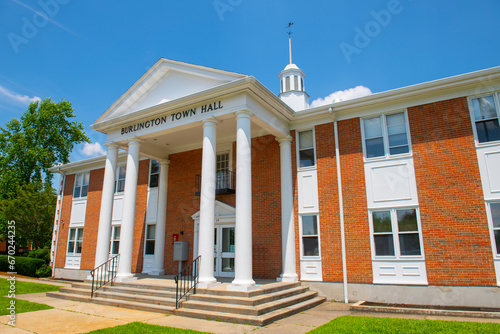 Fotografie Burlington Town Hall at Town Common at 29 Center Street in historic town center of Burlington, Massachusetts MA, USA