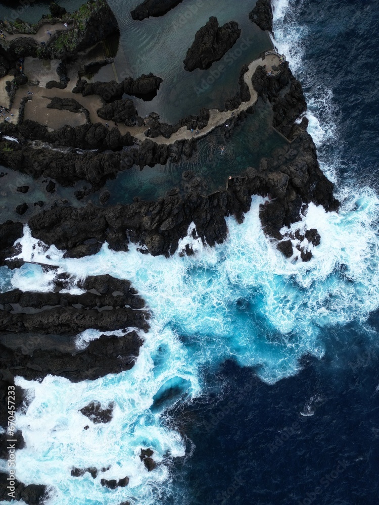 Madera naturalne baseny w Porto Moniz. Madeira natural pools in Porto Moniz