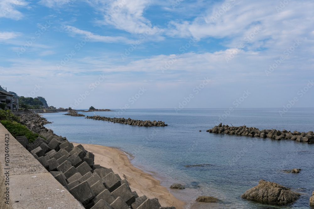 村上市の海岸から見る日本海