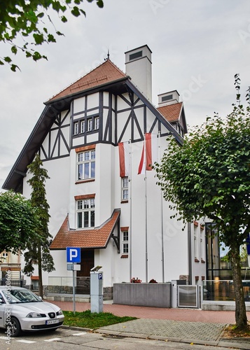 house, architecture, building, old, city, street, town, home, houses, window, brick, sky, europe, historic, facade, urban, medieval, ancient, roof, tourism, england, Netherlands, blue, Germany, mansio
