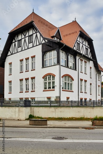 house, architecture, building, old, city, street, town, home, houses, window, brick, sky, europe, historic, facade, urban, medieval, ancient, roof, tourism, england, Netherlands, blue, Germany, mansio