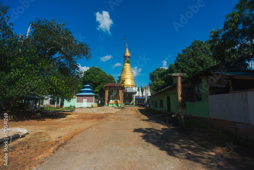 Entrance of Yankintaung Pagoda, Tharyarwaddy