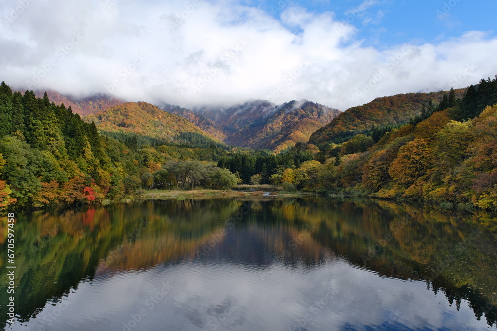秋の大源太キャニオン、秋の大源太湖　Daigenta Canyon in autumn